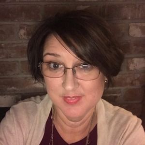 Meet your Posher, Debora